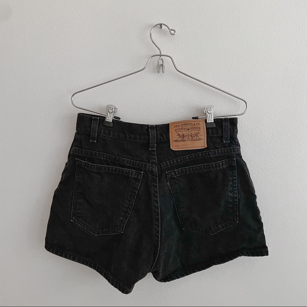 Vintage Levi orange tab denim shorts